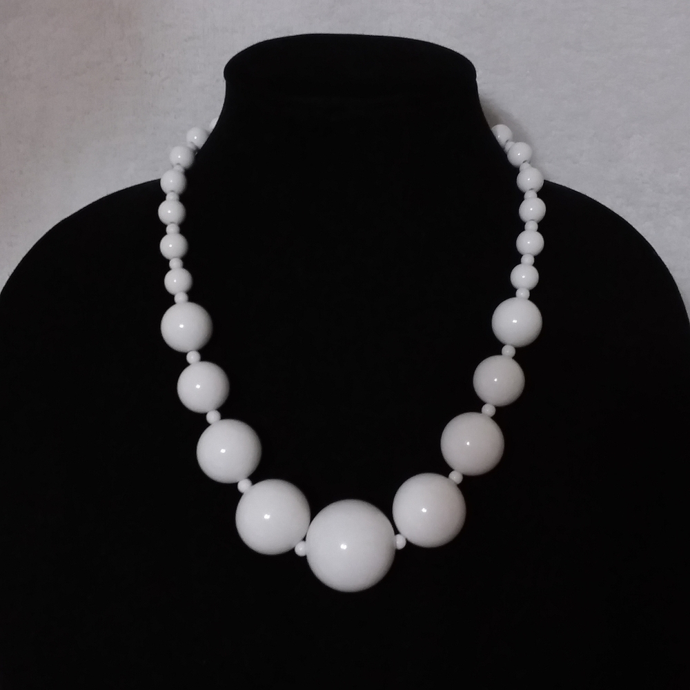 Vintage Necklace Multi Size White Beads